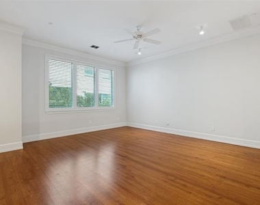 4312 Mckinney Avenue - Photo Thumbnail 17