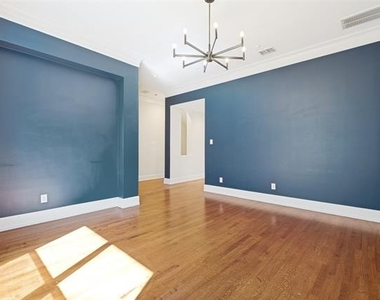 4312 Mckinney Avenue - Photo Thumbnail 9
