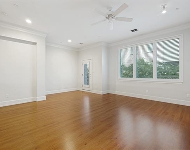 4312 Mckinney Avenue - Photo Thumbnail 3