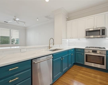 4312 Mckinney Avenue - Photo Thumbnail 8