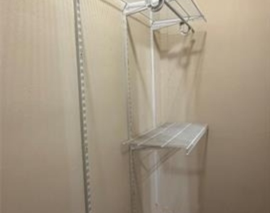 5208 E Side Avenue - Photo Thumbnail 10