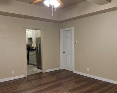 5208 E Side Avenue - Photo Thumbnail 1