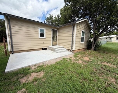 1114 Thorpe Springs Road - Photo Thumbnail 11