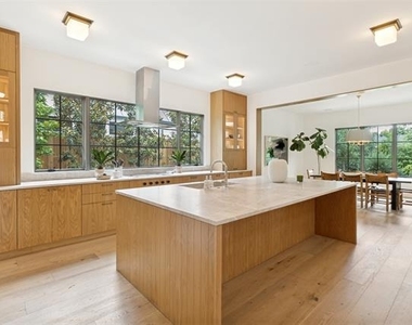 7007 Robin Road - Photo Thumbnail 10