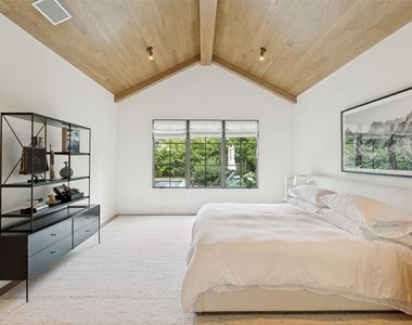 7007 Robin Road - Photo Thumbnail 14