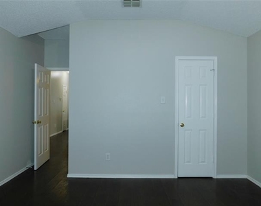 1648 Crown Point Drive - Photo Thumbnail 19