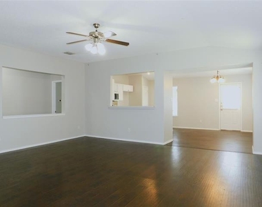 1648 Crown Point Drive - Photo Thumbnail 6
