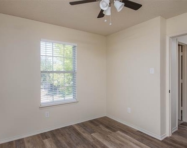 901 Elizabeth Drive - Photo Thumbnail 19