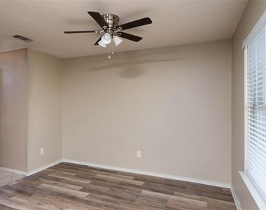 901 Elizabeth Drive - Photo Thumbnail 8