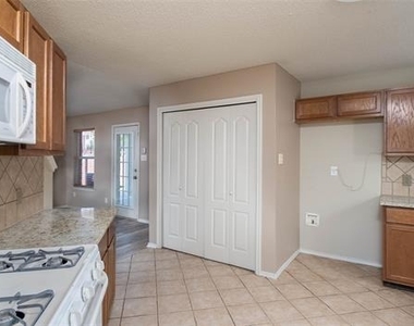 901 Elizabeth Drive - Photo Thumbnail 14
