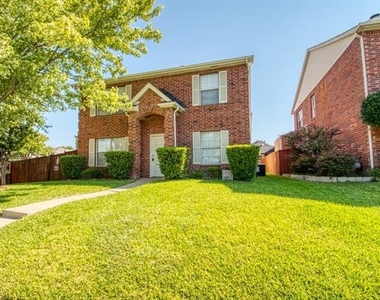 901 Elizabeth Drive - Photo Thumbnail 2