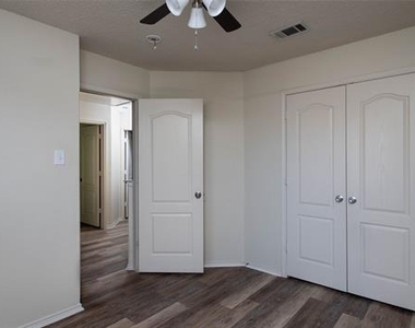 901 Elizabeth Drive - Photo Thumbnail 20