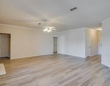 5208 Brookside Drive - Photo Thumbnail 7