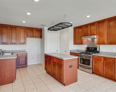 5208 Brookside Drive - Photo Thumbnail 9
