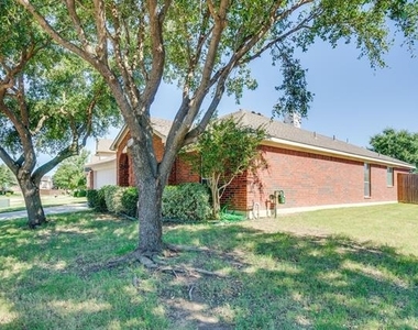 5208 Brookside Drive - Photo Thumbnail 2