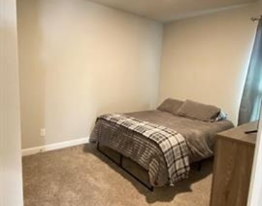 252 Drumcliffe Drive - Photo Thumbnail 9