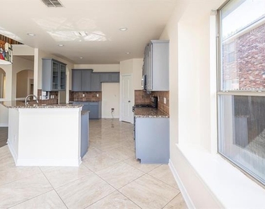 2905 Preston Lane - Photo Thumbnail 31