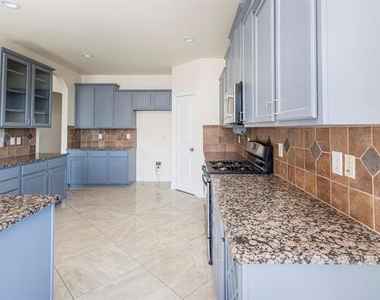 2905 Preston Lane - Photo Thumbnail 32
