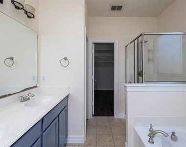 2905 Preston Lane - Photo Thumbnail 35
