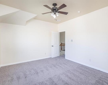 2905 Preston Lane - Photo Thumbnail 18