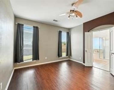 12500 Cottageville Lane - Photo Thumbnail 18