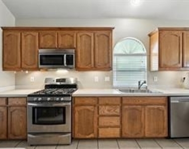 12500 Cottageville Lane - Photo Thumbnail 10