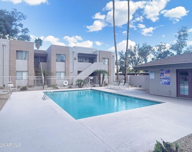 1065 W 1st Street - Photo Thumbnail 15