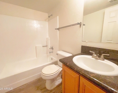 1065 W 1st Street - Photo Thumbnail 13