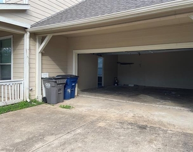 817 Greene Way - Photo Thumbnail 17