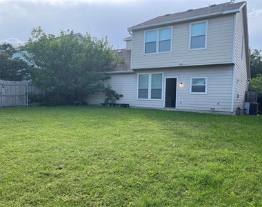 817 Greene Way - Photo Thumbnail 16