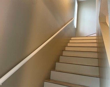 817 Greene Way - Photo Thumbnail 14