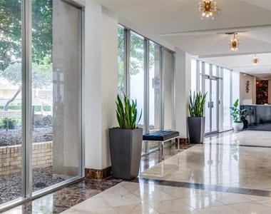 6211 W Northwest Highway - Photo Thumbnail 14