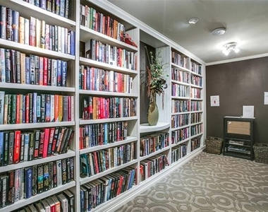 6211 W Northwest Highway - Photo Thumbnail 17