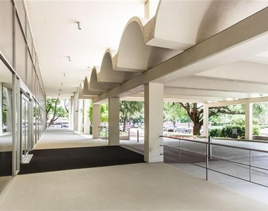 6211 W Northwest Highway - Photo Thumbnail 8