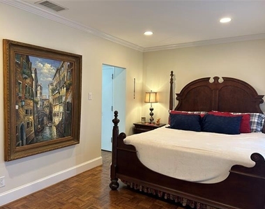 6211 W Northwest Highway - Photo Thumbnail 27
