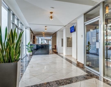6211 W Northwest Highway - Photo Thumbnail 15