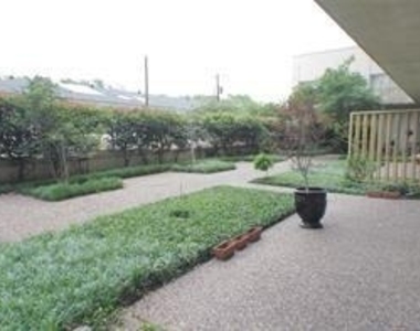 6211 W Northwest Highway - Photo Thumbnail 3