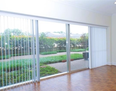 6211 W Northwest Highway - Photo Thumbnail 2