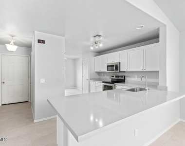 17715 W Redfield Road - Photo Thumbnail 2