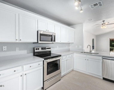 17715 W Redfield Road - Photo Thumbnail 1