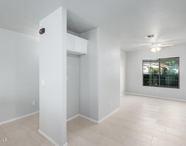 17715 W Redfield Road - Photo Thumbnail 8