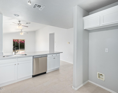 17715 W Redfield Road - Photo Thumbnail 4