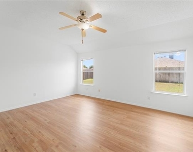 9825 Tyler Drive - Photo Thumbnail 5