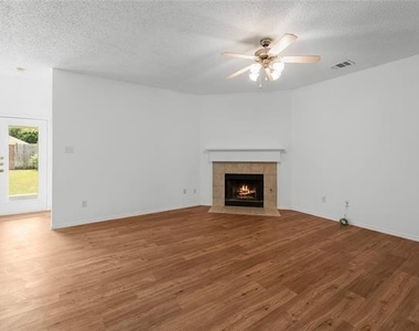 9825 Tyler Drive - Photo Thumbnail 13