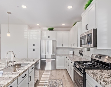 5100 E Rancho Paloma Drive - Photo Thumbnail 8