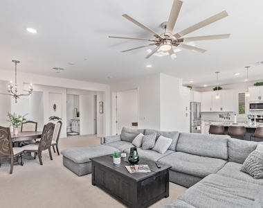 5100 E Rancho Paloma Drive - Photo Thumbnail 4