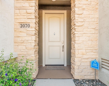 5100 E Rancho Paloma Drive - Photo Thumbnail 2