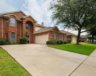 6107 Lakecrest Drive - Photo Thumbnail 1