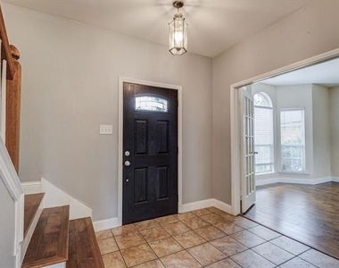 6107 Lakecrest Drive - Photo Thumbnail 21