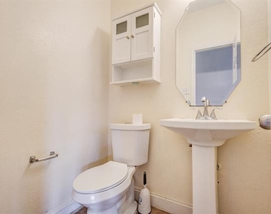 6107 Lakecrest Drive - Photo Thumbnail 22